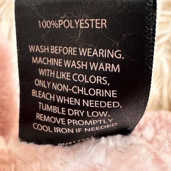 Cuddl Duds® Double Plush Reversible Wrap Pink - Picture 6 of 8